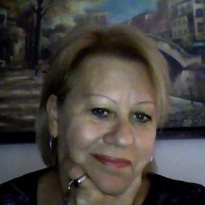 Meet your Posher, Lily